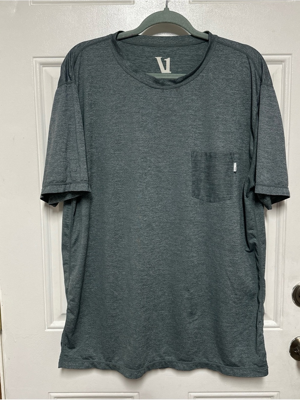 Vuori Tradewind Performance Tee Mens XL Blue Pocket T-Shirt Activewear, FLAWS!!